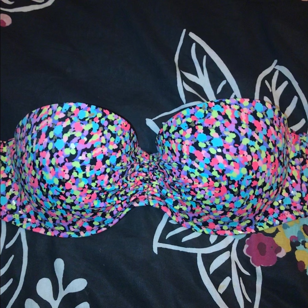 Victoria’s Secret bikini top 34D